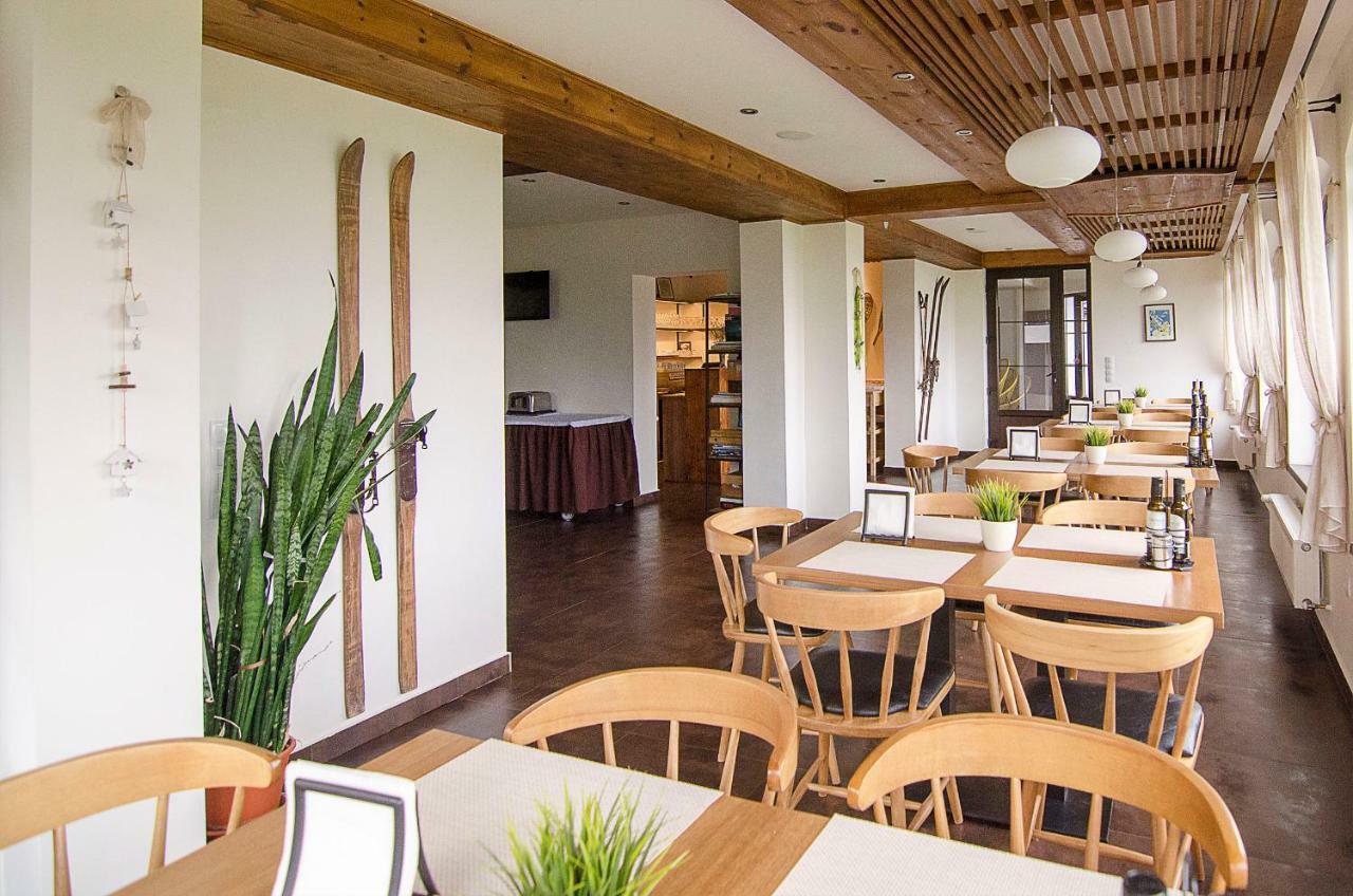 Pensiune & Restaurant Victoria Păltiniş Екстериор снимка